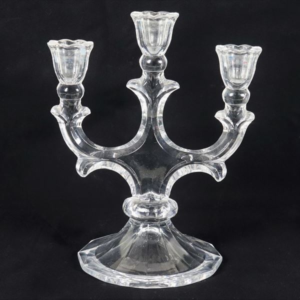 Candelabro in cristallo lavorato, 3 fiamme  - Asta Asta a Tempo - ANTIQUARIATO DA PRESTIGIOSE RESIDENZE ROMANE E COLLEZIONI PRIVATE  - Gelardini Aste Casa d'Aste Roma