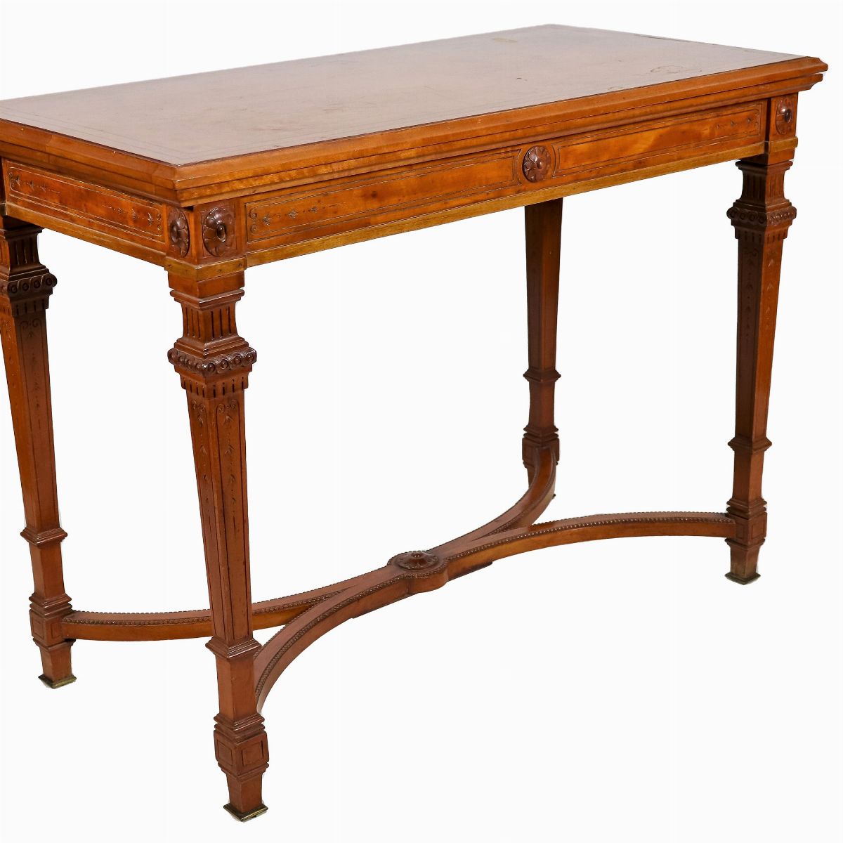 Antico tavolo da gioco inglese di linea Luigi XVI in legno di satinwood, con filettature e intagl...