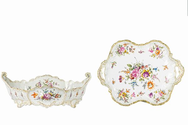 Tray and centerpiece in porcelain