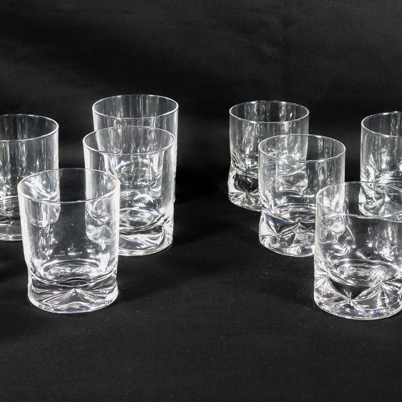Servizio di bicchieri in cristallo con fondo lavorato, 6 per acqua e  6 per vino
