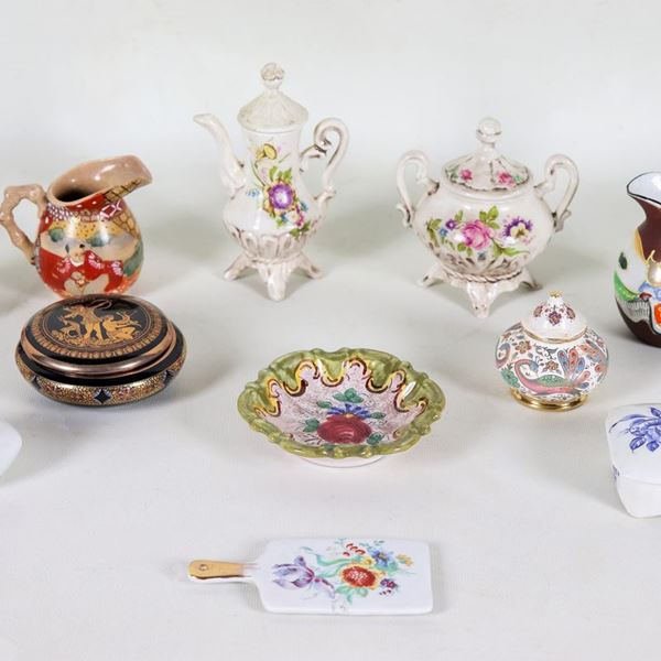Lotto in porcellana e ceramica (11 pz)