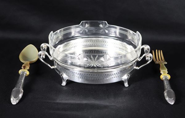 Liberty crystal salad bowl with two antique cutlery with silver handles, supported by a round silver base with two handles, gr. 140