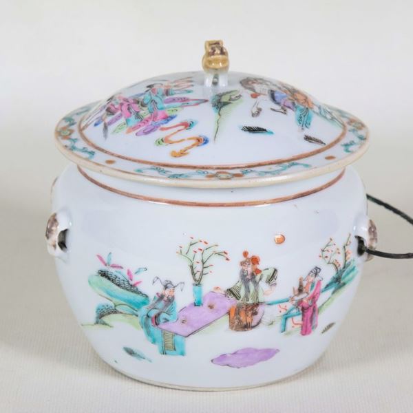 Ancient small Chinese porcelain tureen, with colorful decorations of dignitaries and landscapes, missing a handle