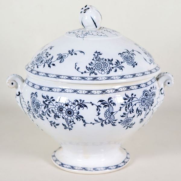 Laveno porcelain tureen, with blue floral decorations on a white background