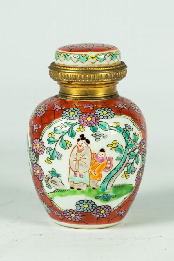 Chinese potiche in glazed porcelain