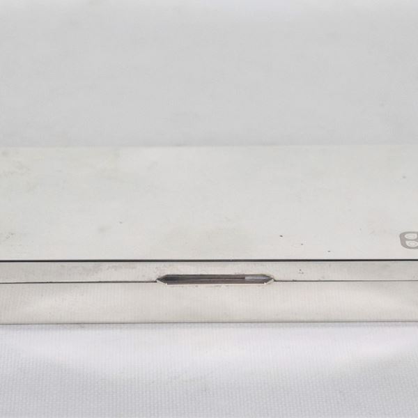 Rectangular cigarette box in smooth silver and wood