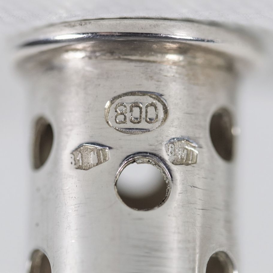 Lotto in argento cesellato e sbalzato (19 pz), gr. 810