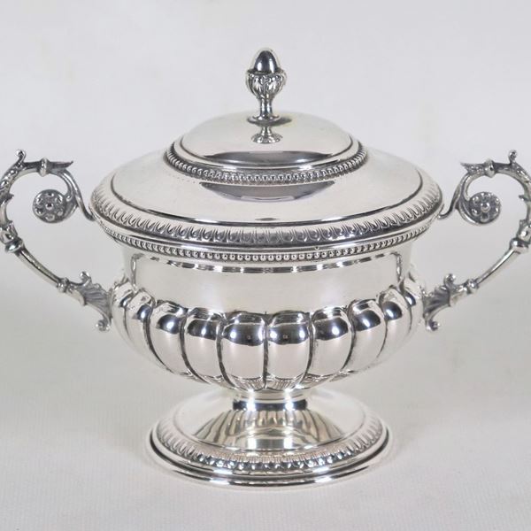 Silver sugar bowl in the shape of an amphora, chiseled and embossed with Empire motifs, gr. 280