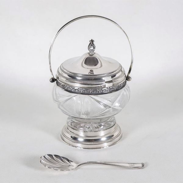 Round sugar bowl in silver and worked crystal