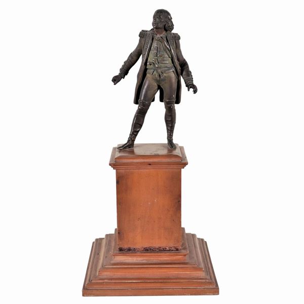 "Ufficiale napoleonico", piccola scultura in bronzo sorretta da base in legno a colonna, mancanze