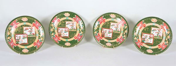 Lotto di quattro piatti da muro in porcellana inglese Irostone China, interamente decorati e variopinti a chinoiserie
