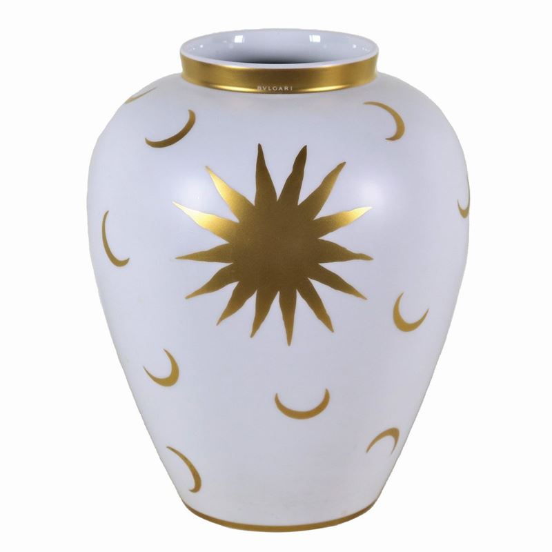 Vaso in porcellana di Rosenthal "Sole", con decorazioni in oro su fondo bianco. Edizione limitata...