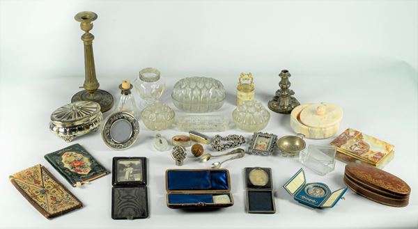 Lot in ceramic, marble, crystal, bronze