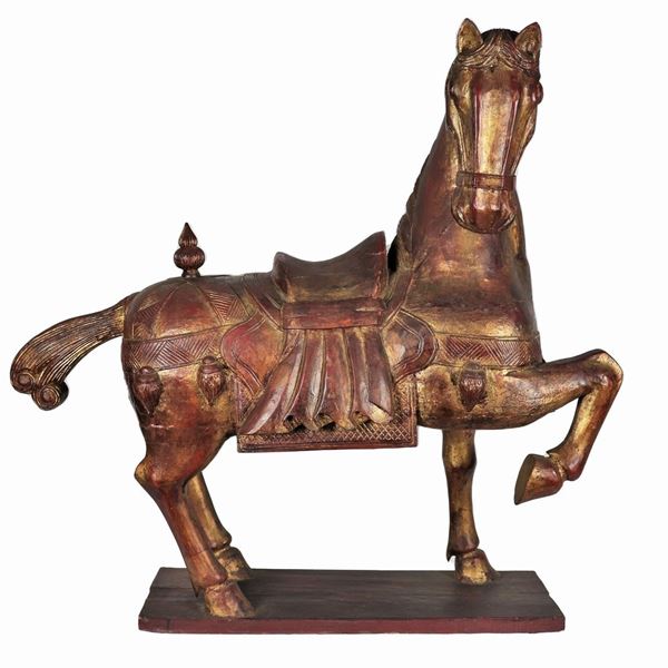"Cavallo", grande scultura in legno policromo, difetto al collo
