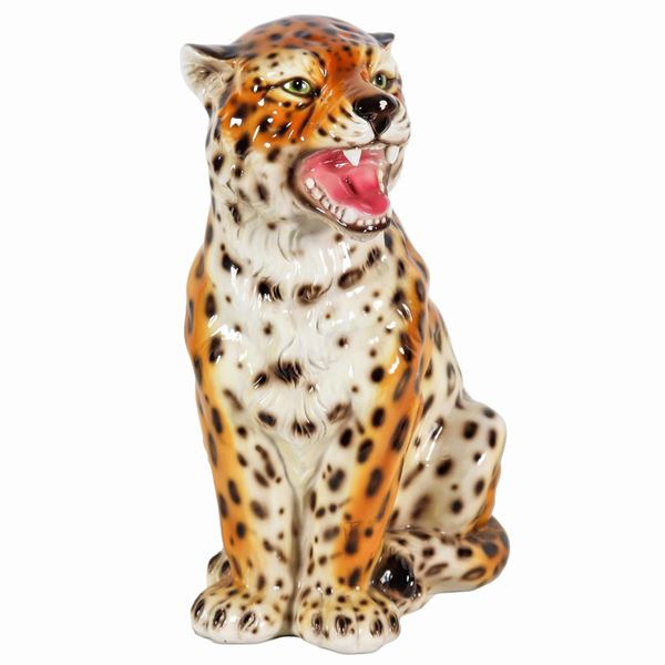  "Cucciolo di Leopardo", piccola scultura in ceramica porcellanata e smaltata a varie policromie 