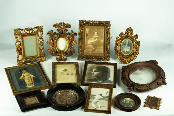 Lot of picture frames in carved wood