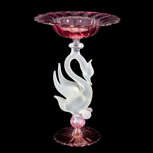 La Murrina Murano blown glass cake stand with a swan figurine in the center of the stem