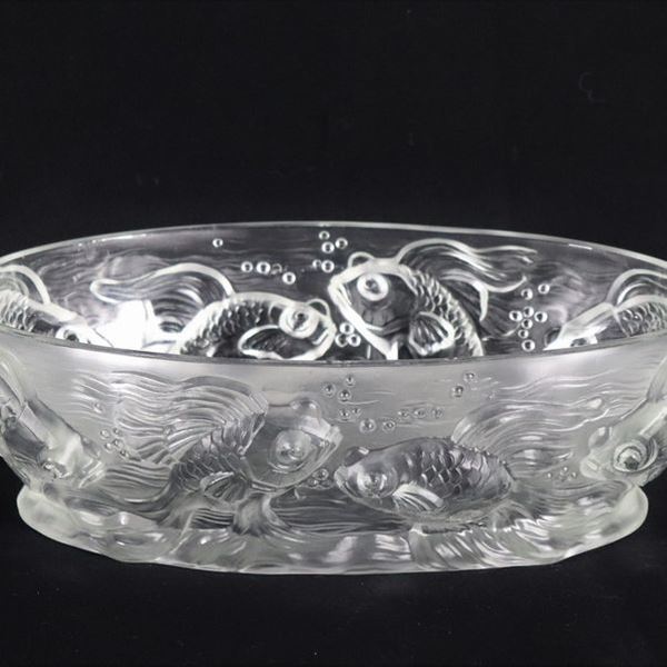 Oval centerpiece in crystal, worked in relief with fish motifs