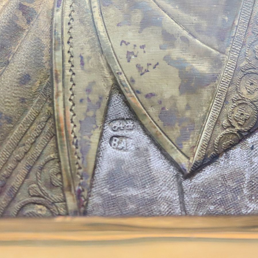 "Cristo Pantocrator", icona da viaggio dipinta su tavola, con rizza in argento dorato e smalti po...