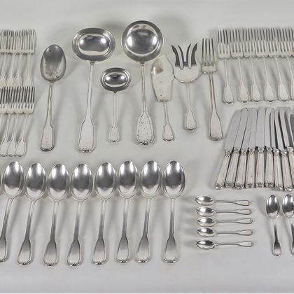 Servizio di posate in argento cesellato e sbalzato (159 pz), gr. 8300