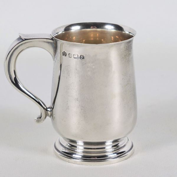 Small George VI period silver tankard with vermeil interior, gr. 205