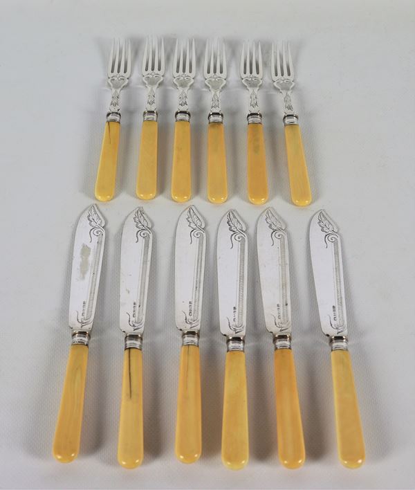 Antique English cutlery set for fish, in chiseled and embossed Sheffield (12 pcs)