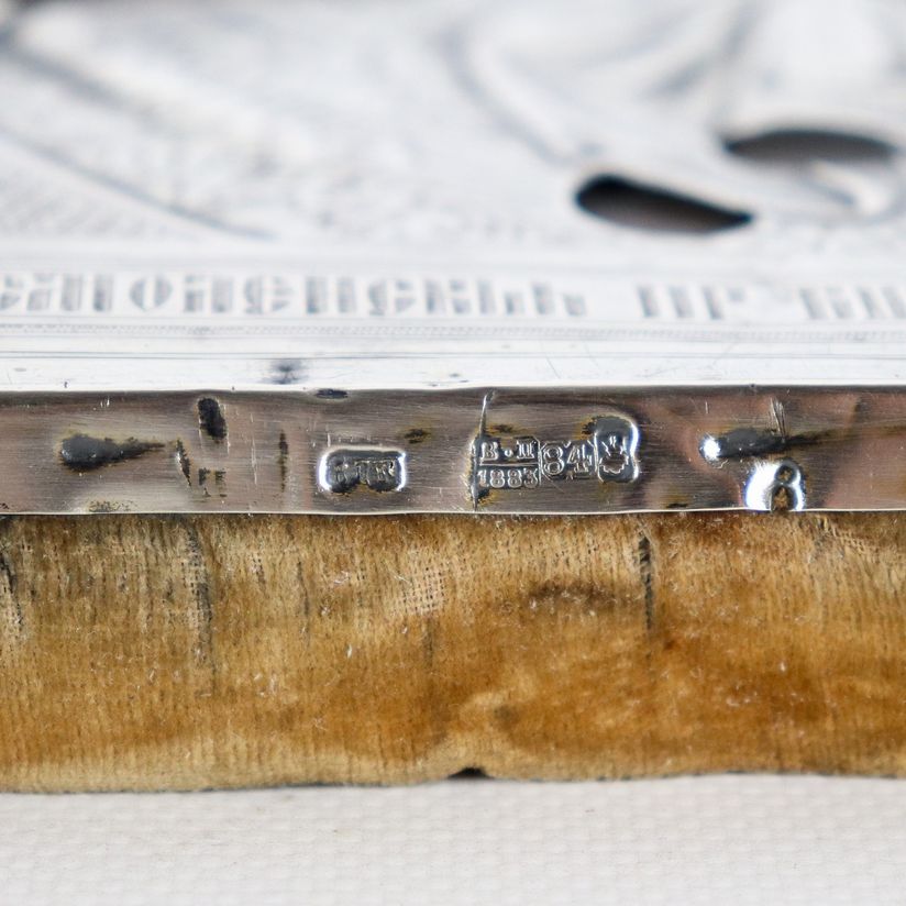 "Madre di Dio di Iver", icona dipinta su tavola con rizza in argento sbalzato e cesellato