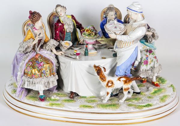 "Il pranzo dei nobili", antico grande gruppo in porcellana Capodimonte 