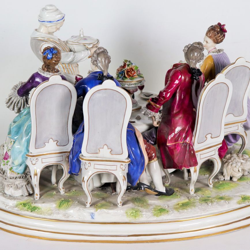 "Il pranzo dei nobili", antico grande gruppo in porcellana Capodimonte