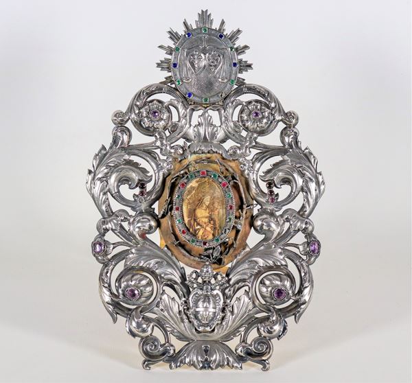 Roman reliquary in silver and gilded metal, chiseled and embossed with floral scrolls with Pope Leo XIII's coat of arms in relief and semi-precious stone applications