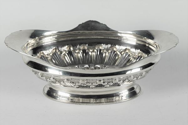Basket in silver
