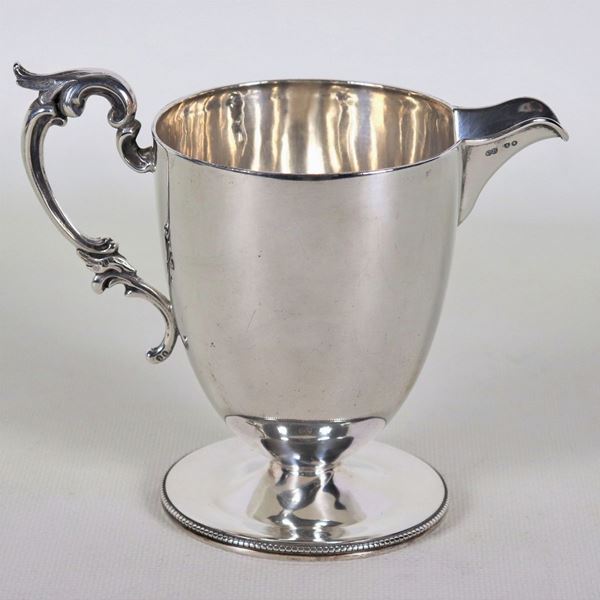 Lattiera Epoca Regina Vittoria in argento cesellato e sbalzato, gr. 220