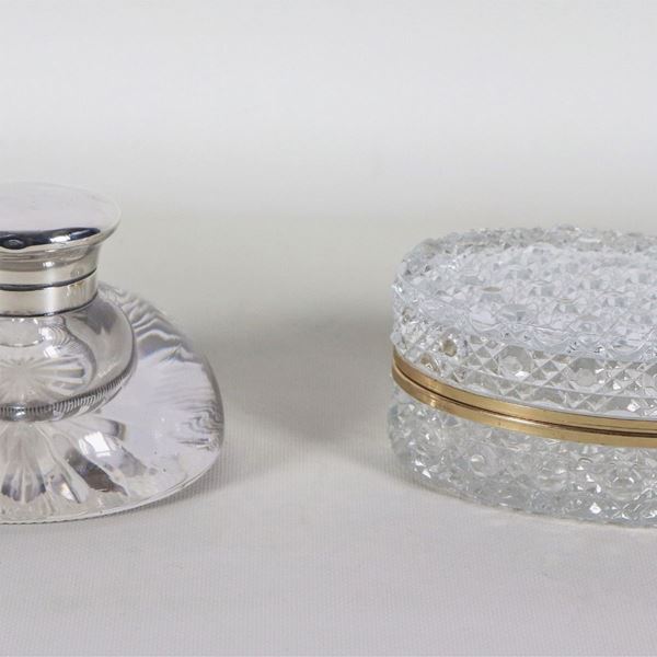 Lot of an oval box in worked crystal and an inkwell in silver and crystal, stamps Birmingham 1918