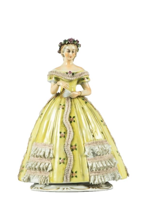Capodimonte porcelain &quot;Lady with fan&quot; figurine