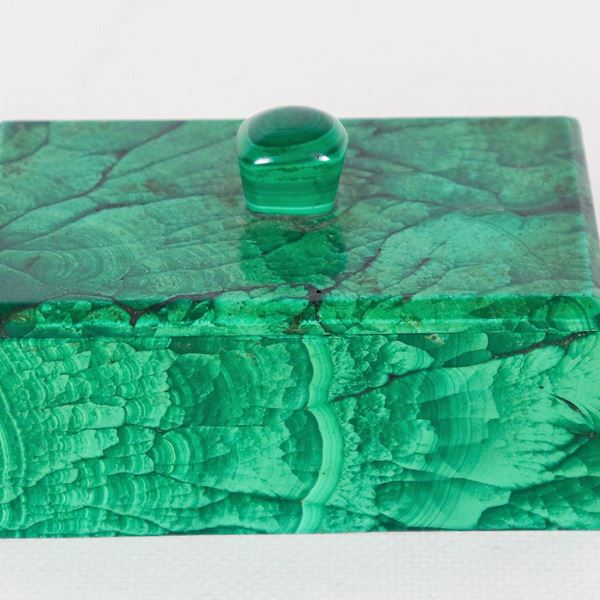 Rectangular box in hard malachite stone, slight defect inside the lid