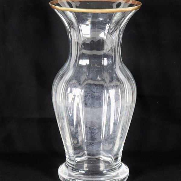 Vaso in cristallo lavorato con bordo del collo in oro zecchino