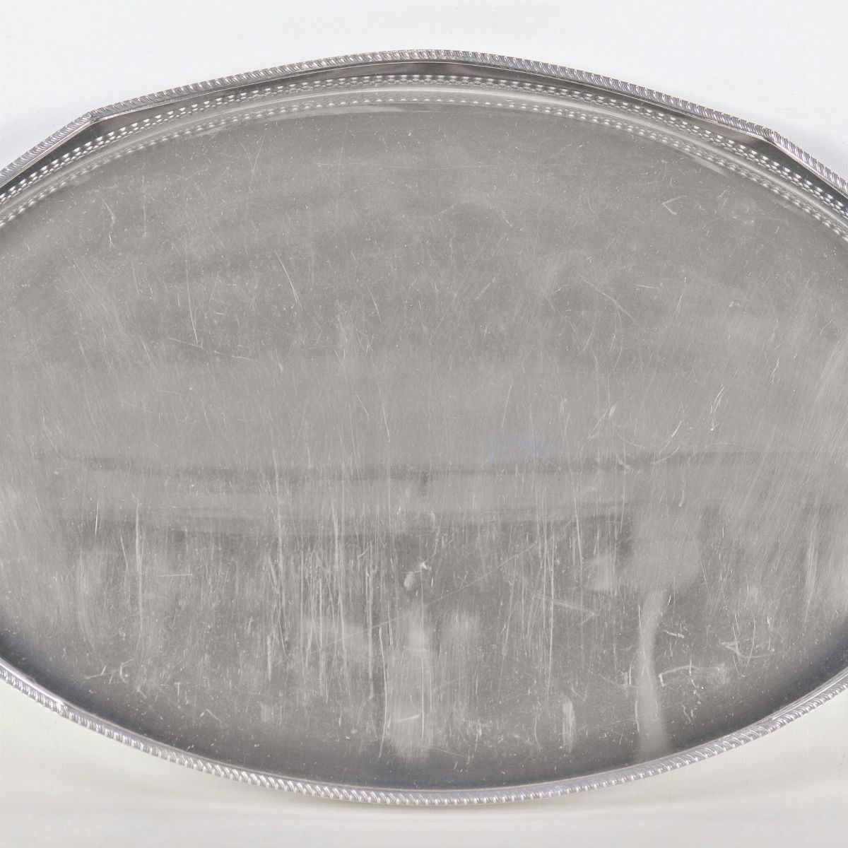 Grande vassoio inglese in sheffield a forma ovale, con ringhierina traforata