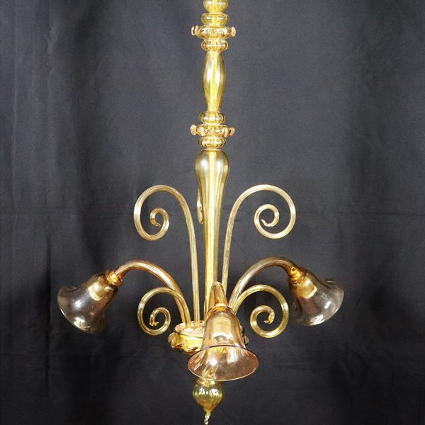 Lampadario in vetro soffiato di Murano color ambra con fiori e foglie, 3 luci