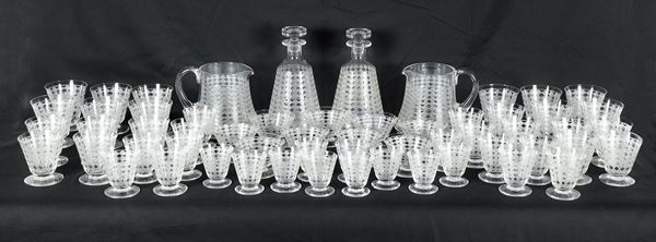 Servizio di bicchieri in cristallo francese Baccarat, con lavorazione di rombi a rilievo (58 pz)
