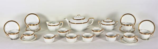Servizio da tè in porcellana bianca Richard Ginori, con bordi decorati in oro zecchino (15 pz)