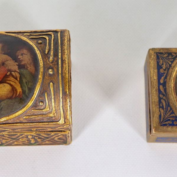 Lot of two gilded and painted wooden boxes, one rectangular and one in the shape of a trunk