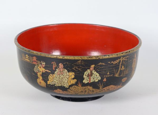 Chinese bowl in black and red lacquered papier-mâché, with golden rim and polychrome decorations with scenes of oriental life