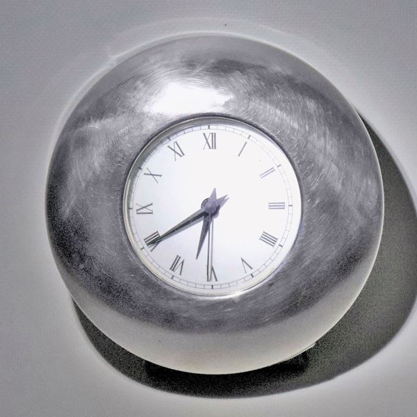 Piccolo orologio tondo da tavolo in argento 925, gr. 5,5