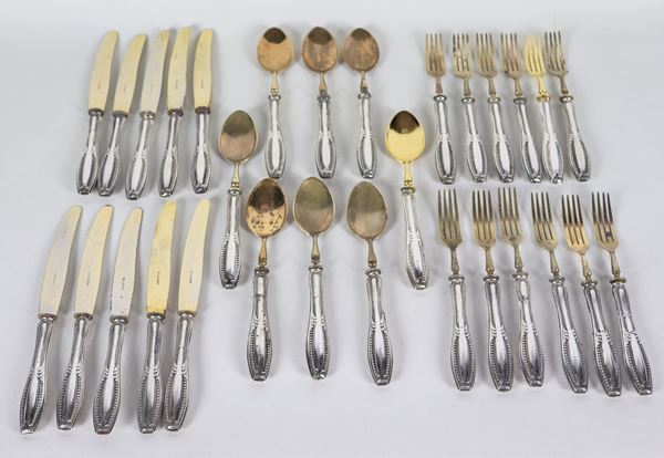 Dessert cutlery set in embossed silver metal (30 pcs)