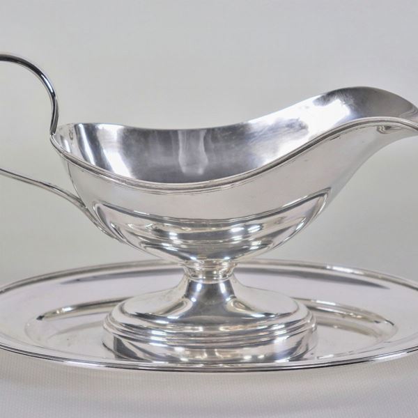 Chiseled silver boat gravy boat, gr. 510