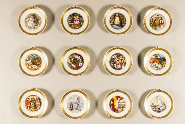 12 Royal Copenhagen porcelain plates