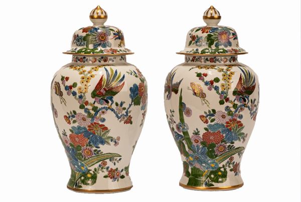Pair of Chinese Potiches in porcelain