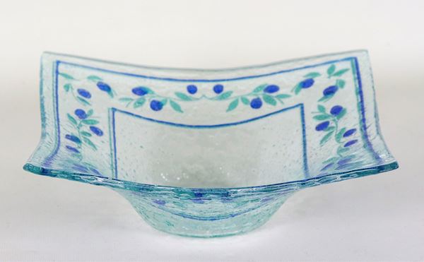 Square centerpiece in Murano blown glass, with a border decorated in relief with vegetal motifs in blue and green