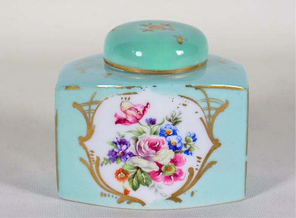 Tea box in light blue Couleuvre porcelain - Limoges, with relief decorations of bunches of flowers and highlights in pure gold