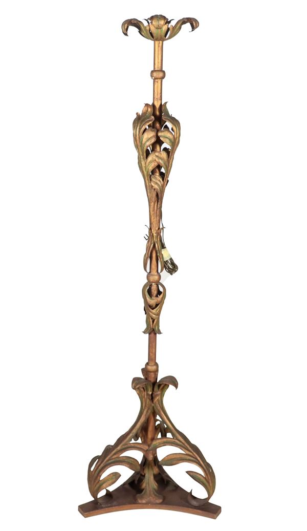 Floor lamp in golden copper worked with acanthus leaves, 1 light